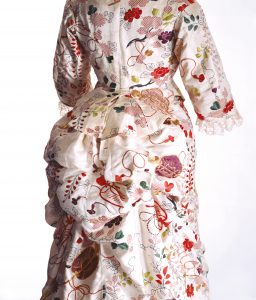 ターナー[イギリス]「ドレス」／1870年代／京都服飾文化研究財団蔵／リチャード・ホートン撮影